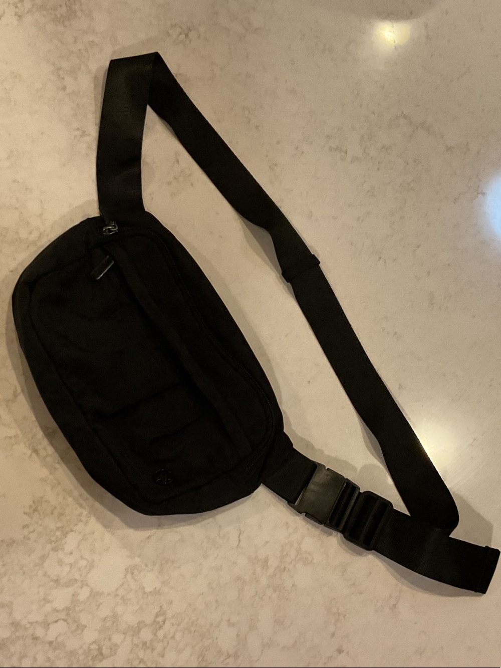 GAIAM Black Crossbody Sling Bag Casual Everyday Carry vacation travel